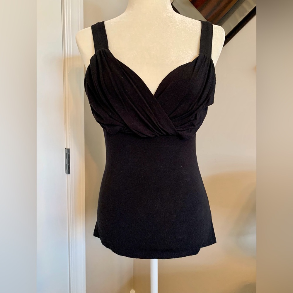 Women’s INC flattering black tank sz Medium